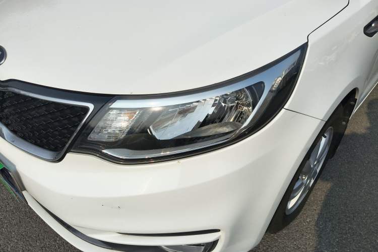 Used Kia K2 2015 Sedan 1.4L MT GLS
