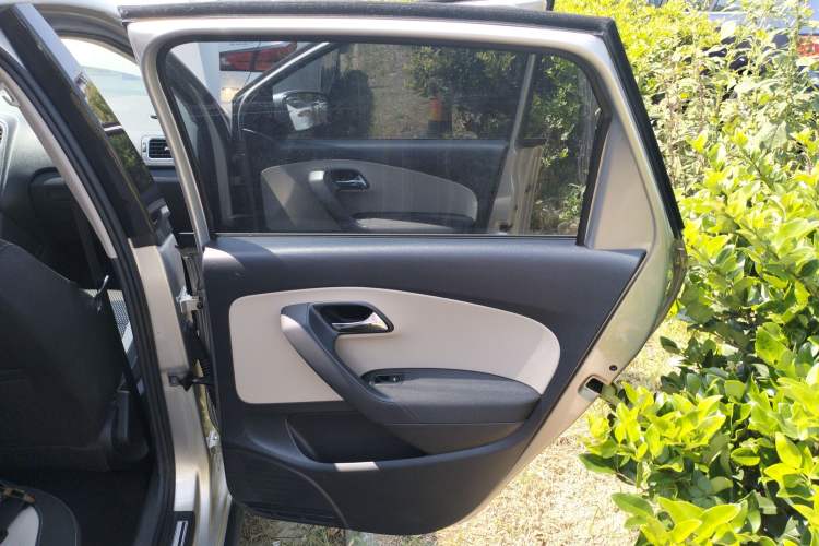 Used Volkswagen Polo 2012 1.6L Cross Polo Automatic Transmission
