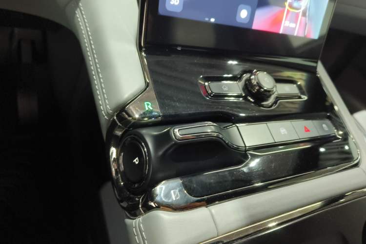 Used Nio ES8 2020 580 km Range Signature Edition Six-Seater Version
