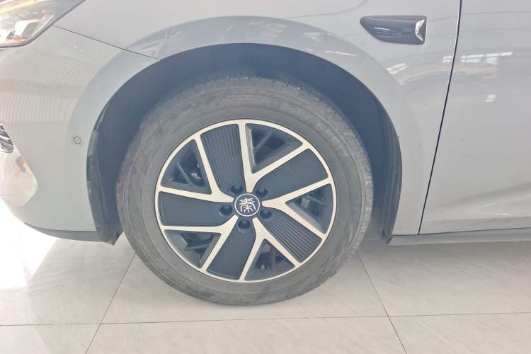 Used BYD Qin L 2025 DM-i Smart Drive 120KM Superior Model