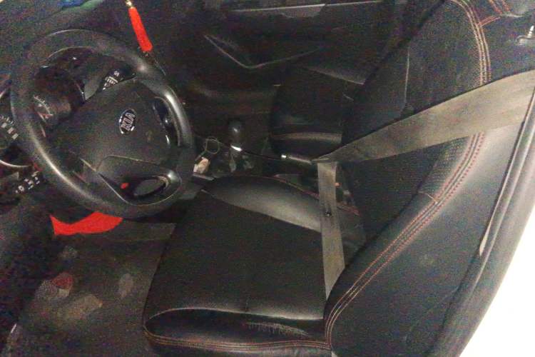 Used Kia K2 2015 Sedan 1.4L MT GLS
