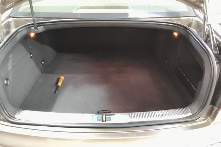 Used Volkswagen Phaeton 2012 3.0L Executive Version