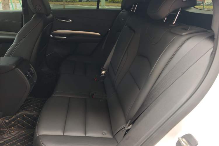 Used Cadillac XT4 2021 28T Two-Wheel Drive Leading Version
