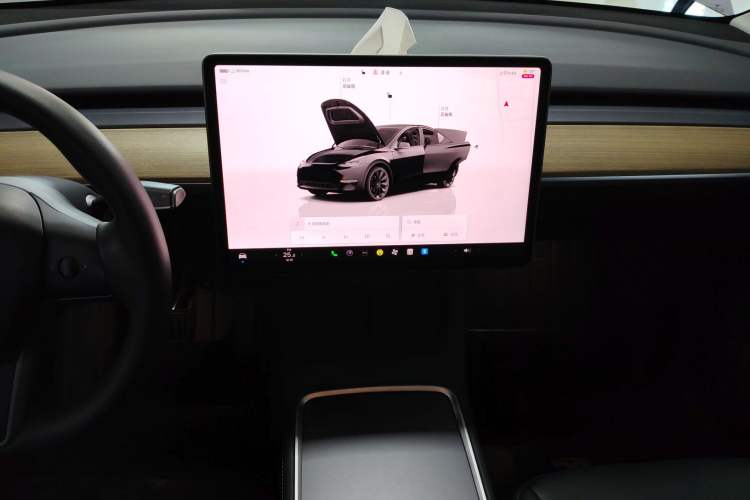 Used Tesla Model Y 2023 Long-Range All-Wheel-Drive Version