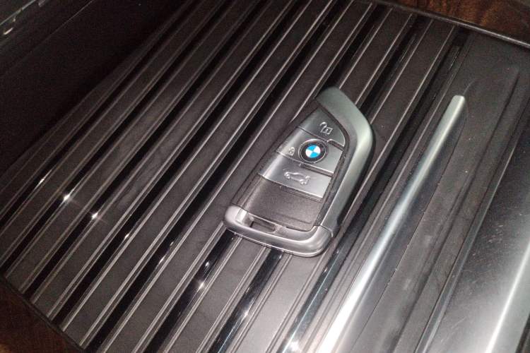 Used BMW X5 2017 xDrive28i
