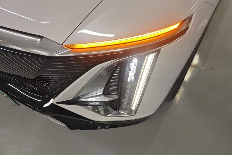 Used Cadillac LYRIQ 2022 Rear-Drive Long-Range Prestige Edition