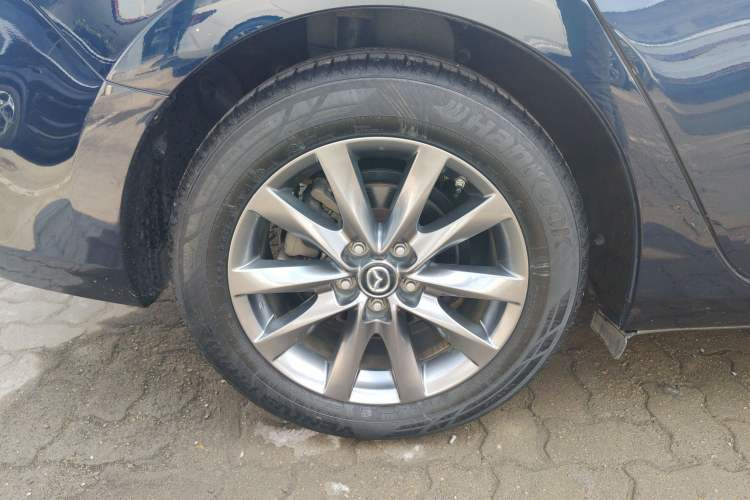 Used Mazda Atenza 2021 2.0L Blue Sky Luxury Edition
