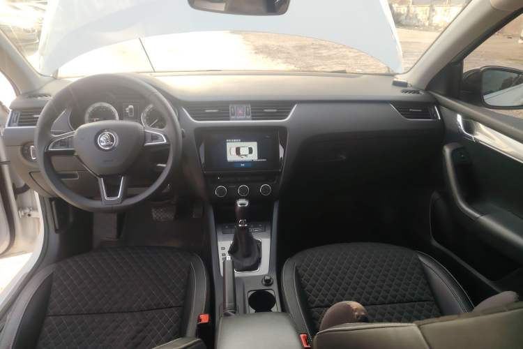 Used Skoda Octavia 2019 TSI280 DSG Luxury Edition Station Wagon China VI Standard