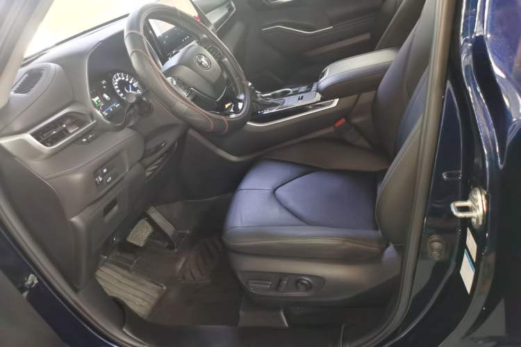 Used Toyota Highlander 2022 Dual-Engine 2.5L Four-Wheel Drive Prestige Version 7 Seats