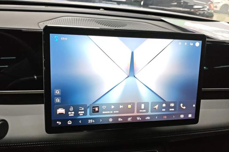 Used BYD Qin L 2025 DM-i Smart Drive 120KM Leading Model