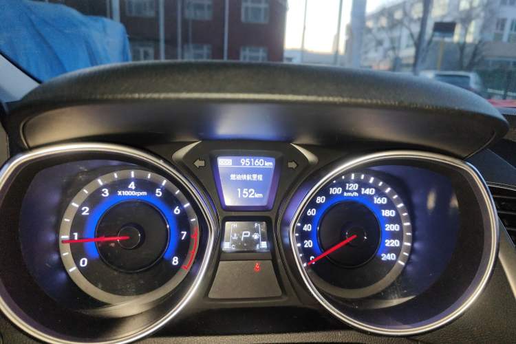 Used Hyundai Elantra 2015 1.6L Automatic Leading Model
