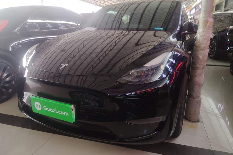 Used Tesla Model Y 2023 Long-Range All-Wheel-Drive Version