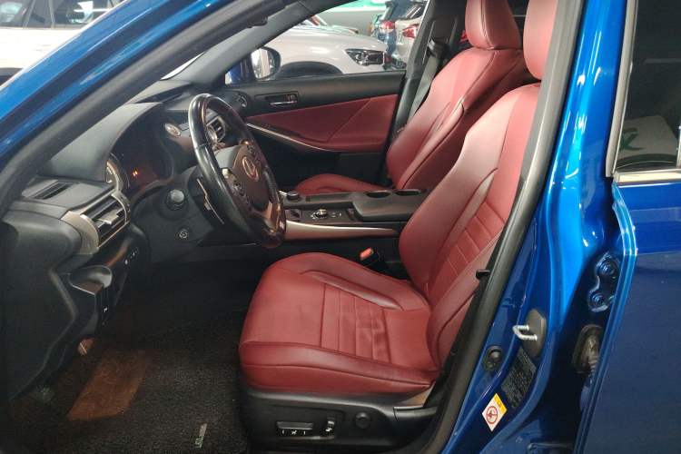 Used Lexus IS 2015 200t F SPORT
