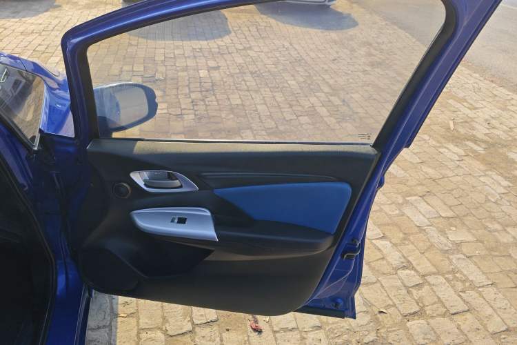 Used Honda Fit 2016 1.5L LXS CVT Comfort Sunroof Version
