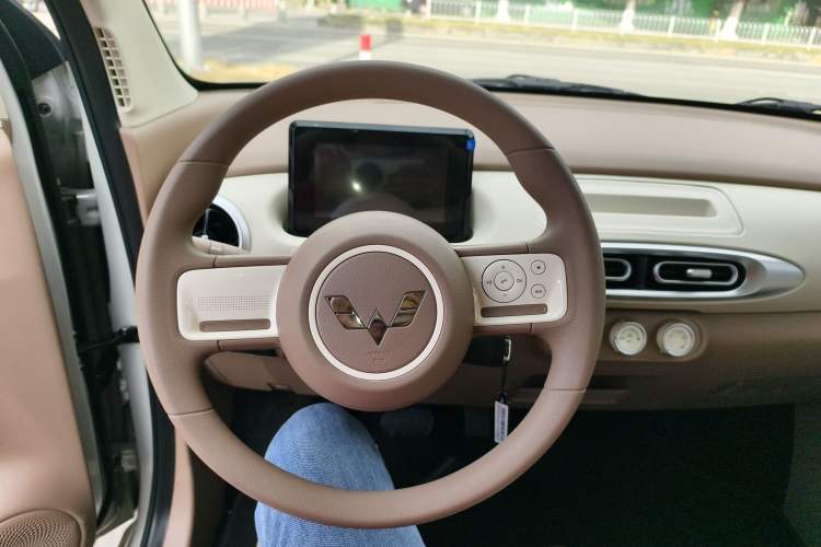 Used Wuling Hongguang MINIEV 2025 Four-Door Version Advanced Edition
