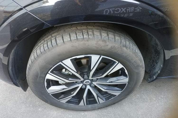 Used Volvo XC60 2025 B5 Four-Wheel Drive Smart & Advanced Luxury Edition
