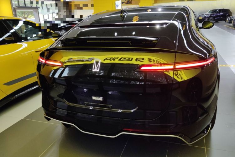 Used  11 2025 Ultra Extended-Range Edition
