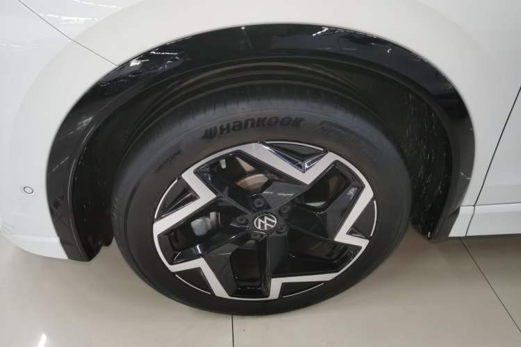 Used Volkswagen Tiguan L 2024 PRO 330TSI Two-Wheel Drive R-Line Smart Edition