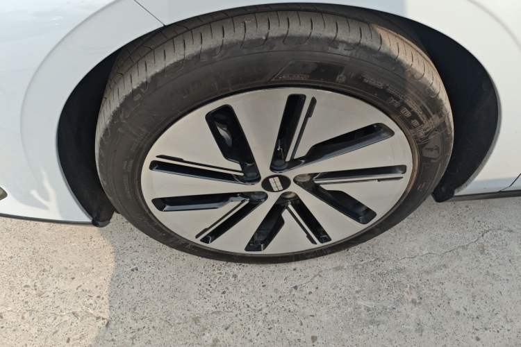 Used  E8 2024 665 km Range Rear-Drive Starship Long-Range Version