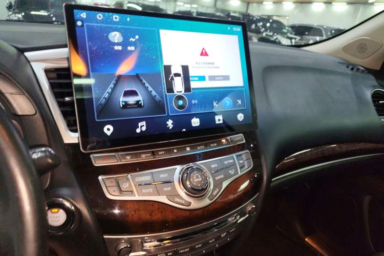 Used Infiniti QX60 (Import) 2016 2.5 S/C Hybrid Two-Wheel-Drive Excellence Edition China V Standard
