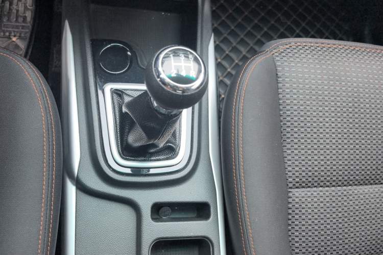 Used SWM X2 2021 1.5L Manual Business Version 7 Seats
