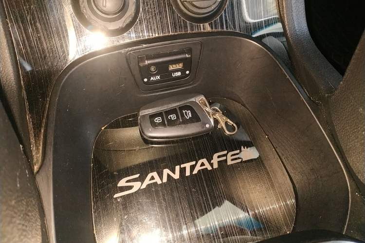 Used Hyundai Santa Fe 2015 2.0T Automatic All-Wheel Drive Smart Version 5 Seats