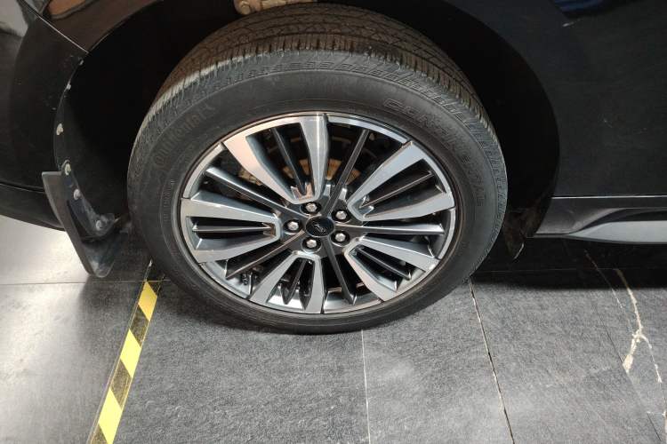 Used Ford Edge 2021 PLUS EcoBoost 245 Two-Wheel-Drive Titanium 7-Seater
