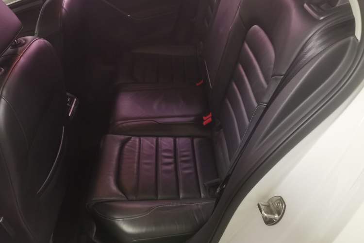 Used Volkswagen Golf 2016 230TSI Automatic Luxury Version
