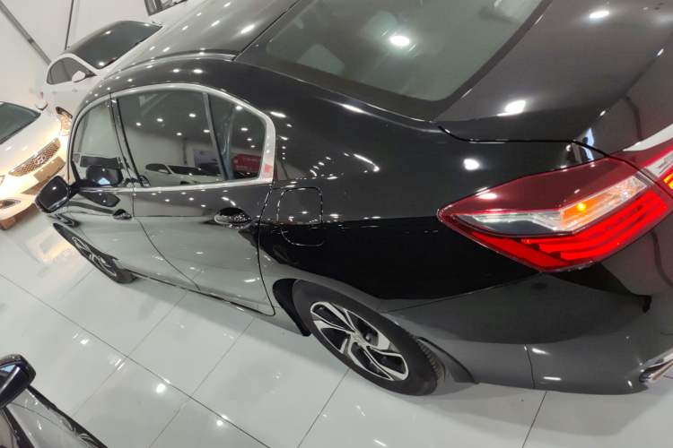 Used Honda Accord 2016 2.0L Luxury Edition
