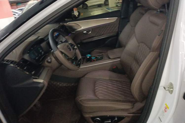 Used BYD Han 2023 EV Champion Edition 605KM Front-Drive Premium Model
