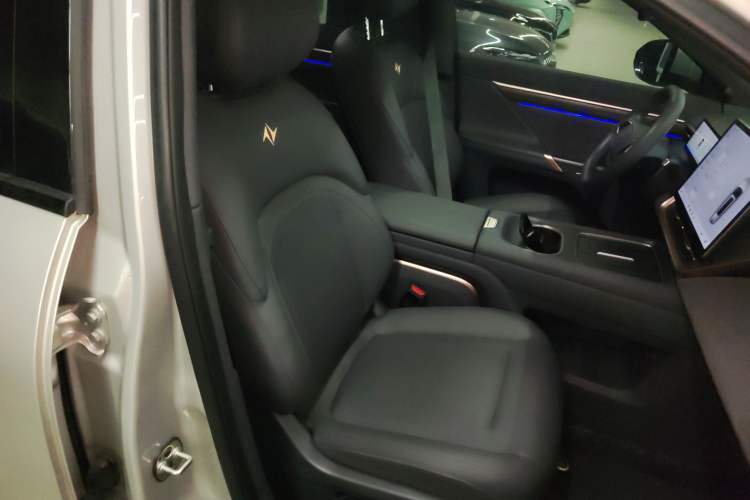 Used Dongfeng eπ eπ008 2024 210Max Range-Extended Version 6 Seats
