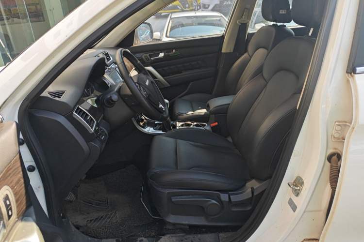 Used Haval H2 2016 Red-Label 1.5T Manual Two-Wheel Drive Luxury Model
