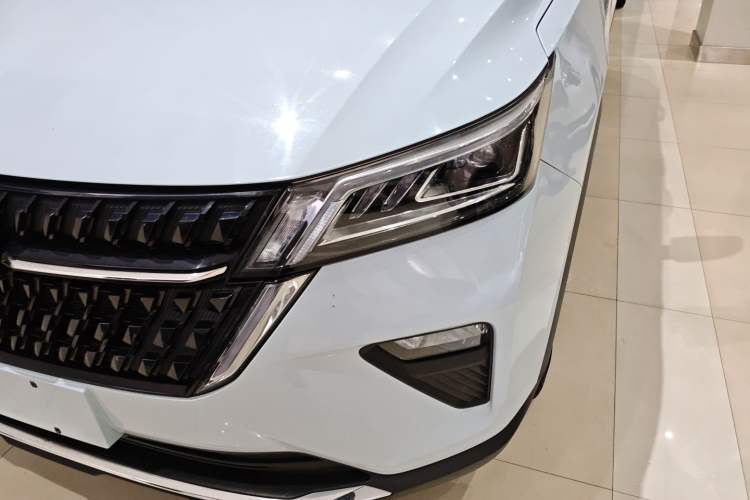 Used Wuling Asta 2022 2.0L DHT Electric-Speed Version
