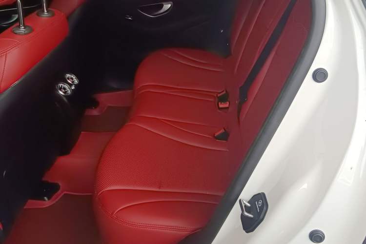 Used Mercedes-Benz GLC 2017 GLC 260 4MATIC Dynamic Edition
