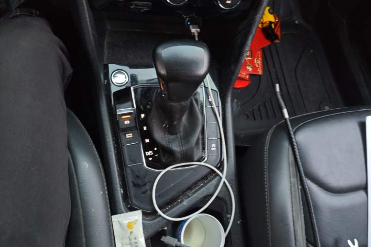 Used Volkswagen Tiguan L 2019 Revised Version 280TSI Automatic Two-Wheel Drive Panoramic Comfort Edition China VI Standard
