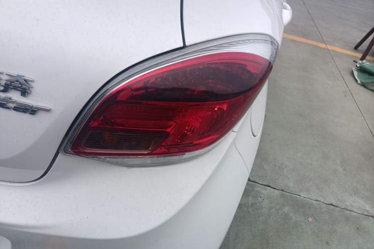 Used Oshan Benni E-Star 2022 Qingxin Edition Colorful Model Lithium Iron Phosphate
