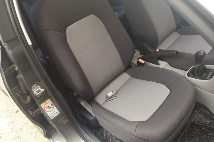 Used Skoda Rapid 2016 1.6L Manual Front-Wheel-Drive Version
