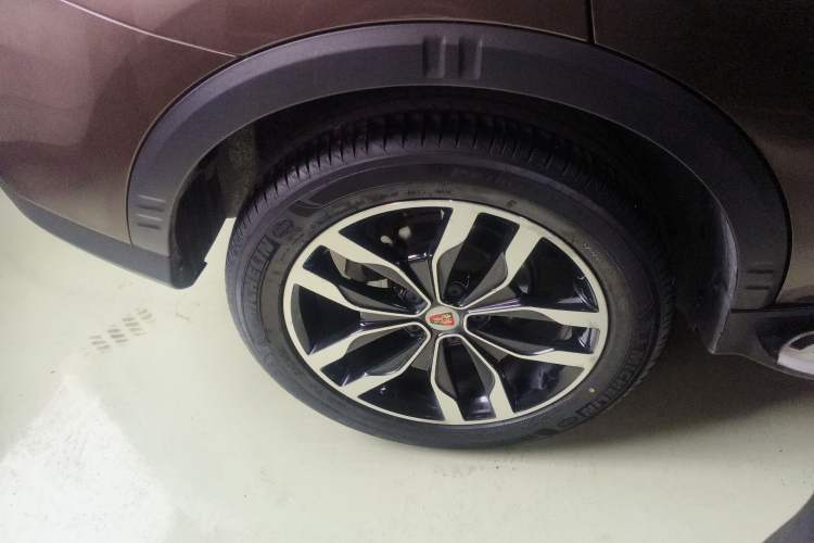 Used Roewe RX5 2016 20T Two-Wheel Drive Automatic Internet Smart Edition
