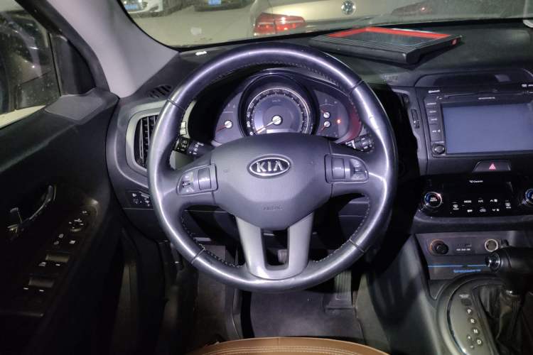 Used Kia Sportage R 2014 2.0L Automatic Two-Wheel Drive GLS Trim
