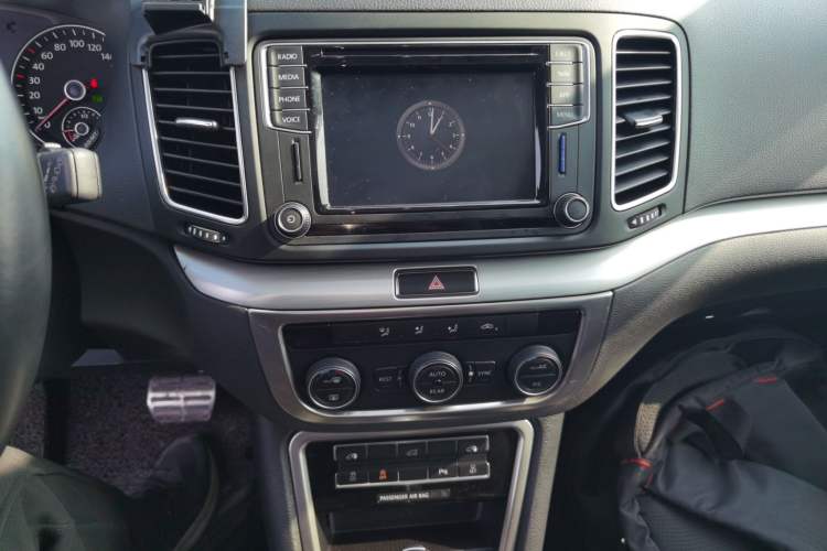 Used Volkswagen Sharan 2018 Revised Version 380TSI Comfort Edition 7-Seater
