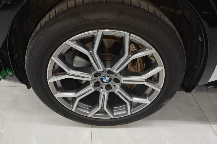 Used BMW X7 2021 xDrive40i Luxury Package with Leading Features