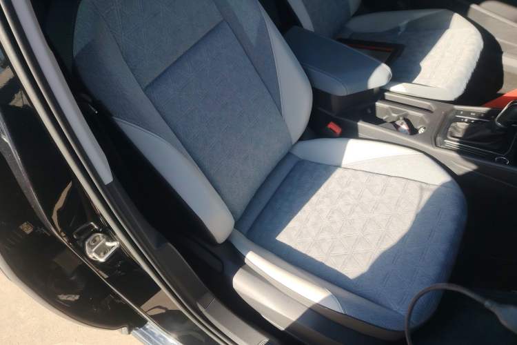 Used Volkswagen Lavida 2024 300TSI DSG Full-Comfort Edition