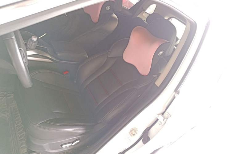 Used Geely Auto Emgrand X7 Sport 2020 1.8TD DCT Two-Wheel Drive Smart Connect 4G-Enabled Version
