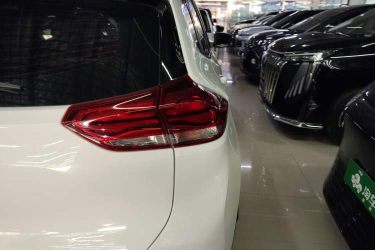 Used Chevrolet Trax 2021 325T Automatic Fun Edition China VI Standard
