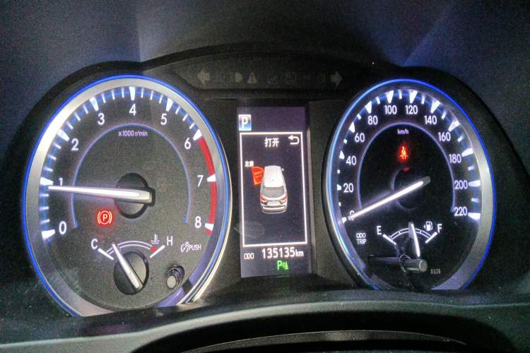 Used Toyota Highlander 2018 2.0T Four-Wheel Drive Luxury Edition 7 Seats China V Emission Standard
