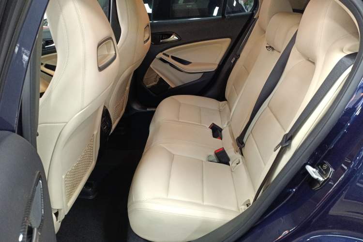 Used Mercedes-Benz GLA 2015 GLA 200 Fashion Model