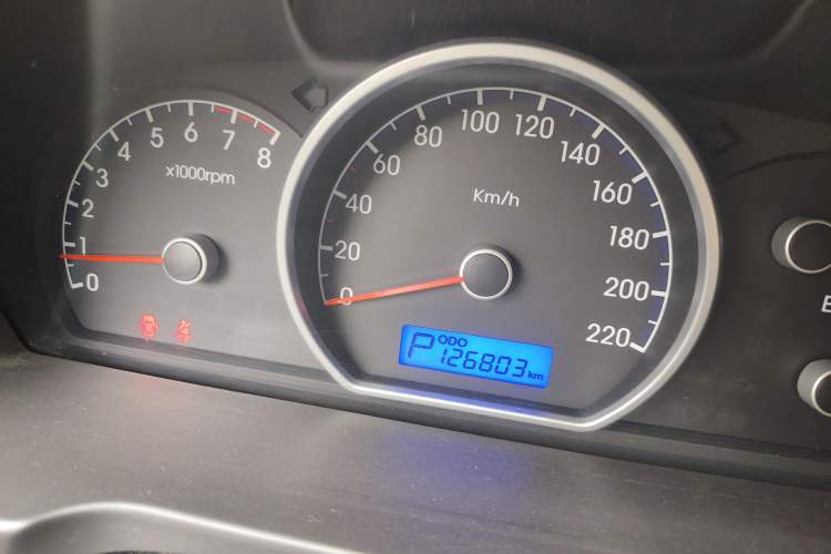 Used Hyundai Celesta 2015 1.6L Automatic Comfort Model
