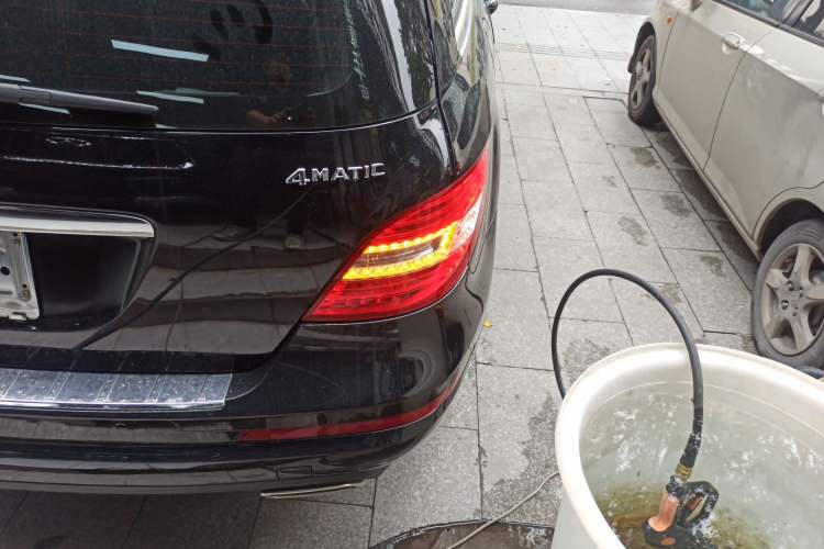 Used Mercedes-Benz R-Class 2014 R 320 4MATIC Business Model
