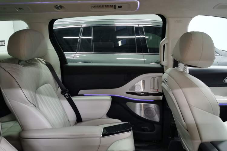 Used VOYAH Dream 2025 PHEV Four-Wheel-Drive Flagship Kunpeng Edition
