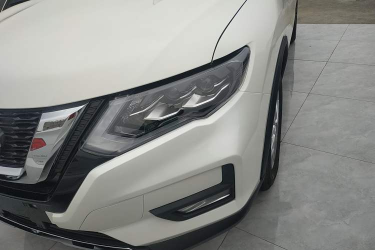 Used Nissan X-Trail 2023 Classic 2.0L Two-Wheel Drive Smart Connect Premium Edition
